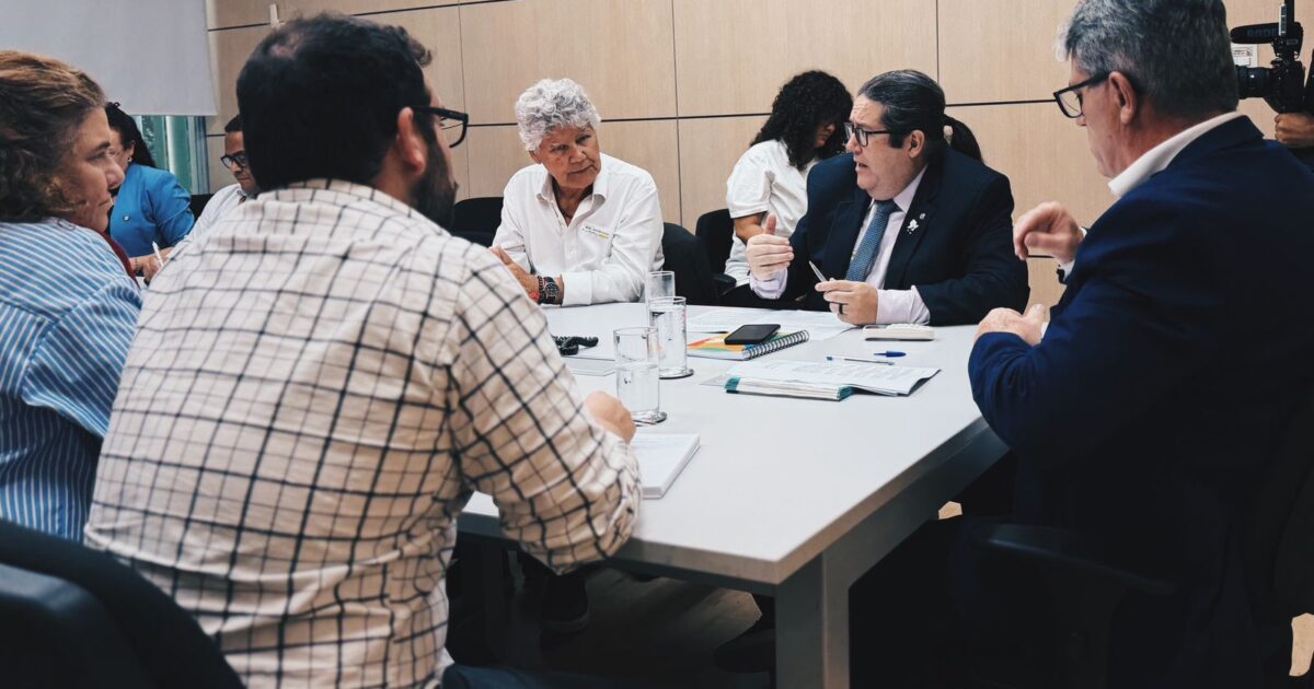 Tarcísio Motta articula reunião no MEC e cobra respostas institucionais após feminicídios no Cefet do Rio de Janeiro