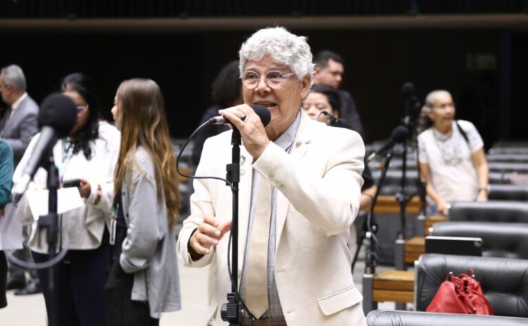 Chega de supersalários no funcionalismo