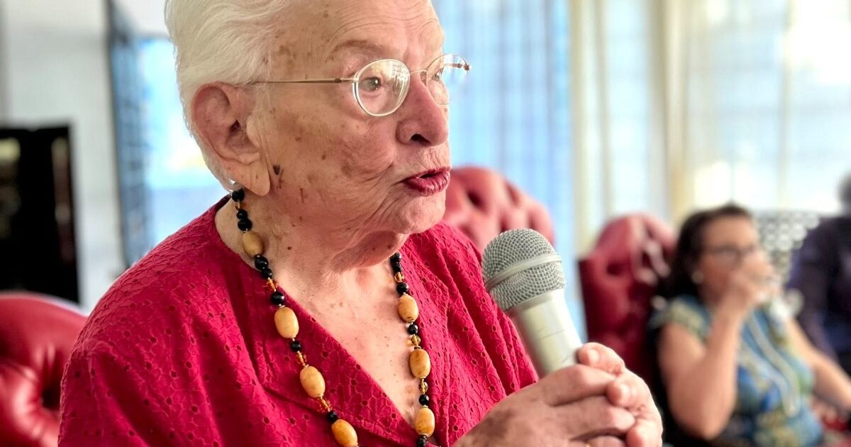 Erundina destaca participação dos idosos na defesa da democracia