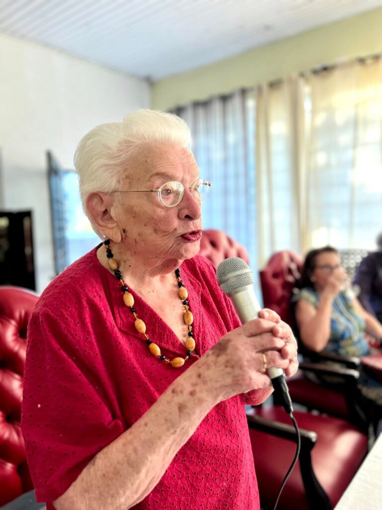 Erundina destaca participação dos idosos na defesa da democracia