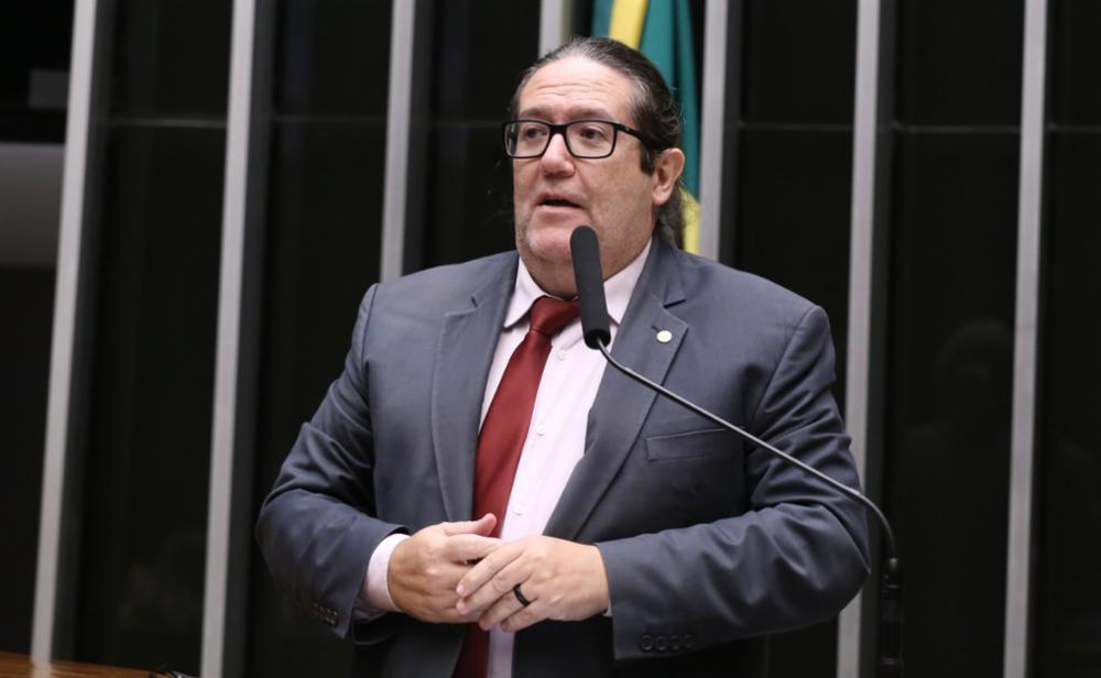 Tarcísio Motta apresenta projeto “Escola pela Vida das Mulheres” para incluir prevenção à violência de gênero no currículo escolar