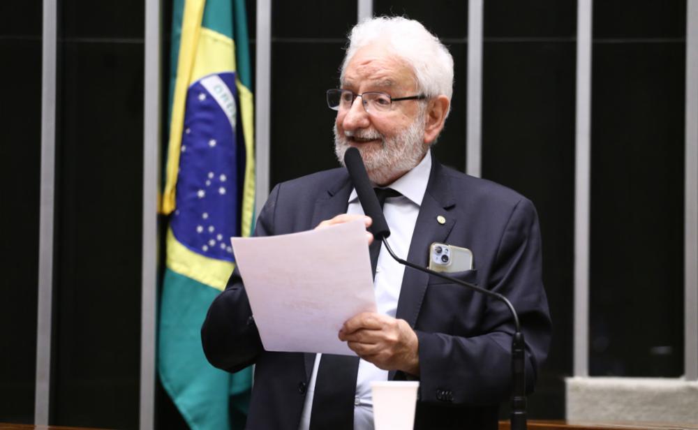 Ivan Valente cobra investigação do caso Master até o fim