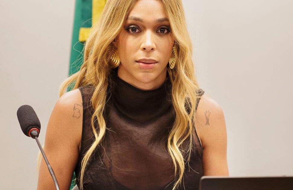 PEC pelo fim da escala 6×1 de Erika Hilton é aprovada na CCJ da Câmara