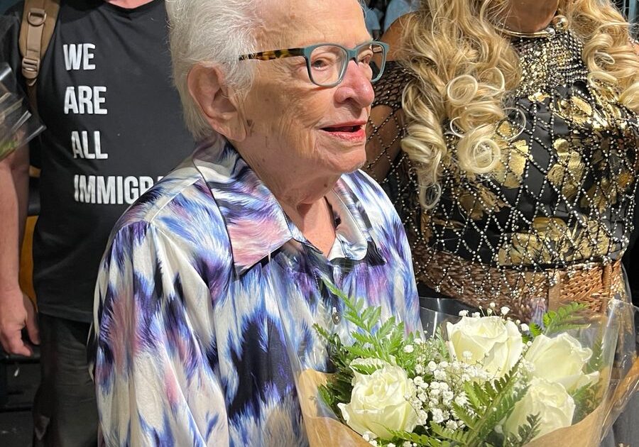 Em Campinas (SP), Luiza Erundina prestigia a abertura do Festival Artes pela Paz