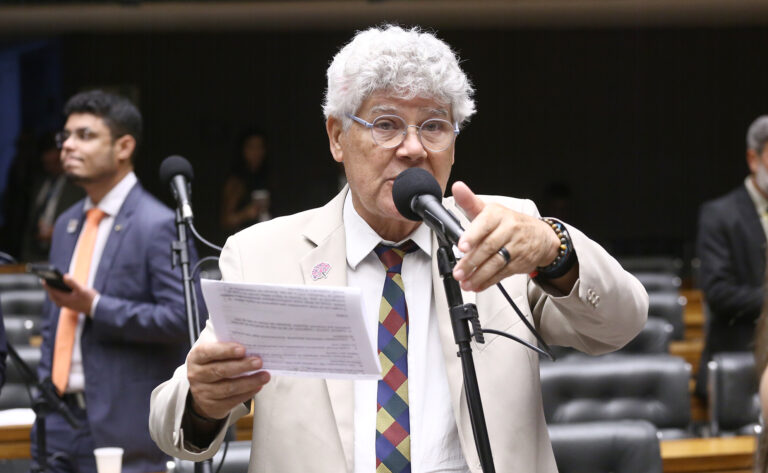 Chico Alencar aprova projeto de lei contra o mau perdedor nas eleições