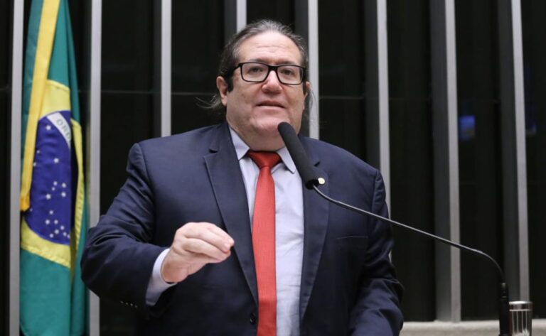 Projeto de Tarcísio Motta que cria programa de escolas resilientes é aprovado na Câmara