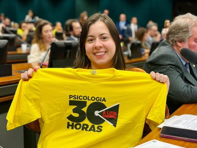 Com articulação de Sâmia, Câmara aprova jornada de 30 horas para psicólogos