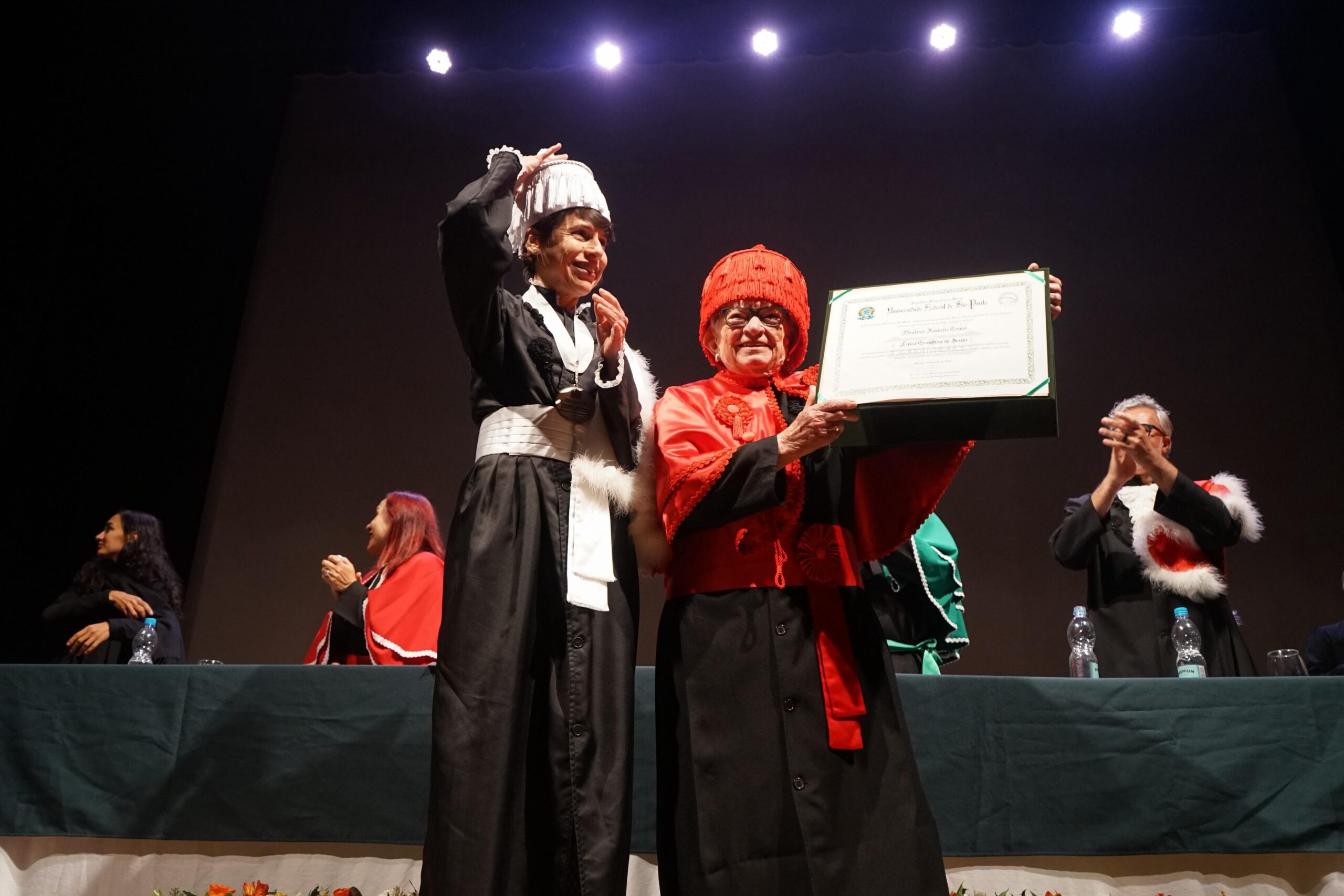 Luiza Erundina recebe título de Doutora Honoris Causa da Unifesp em Santos
