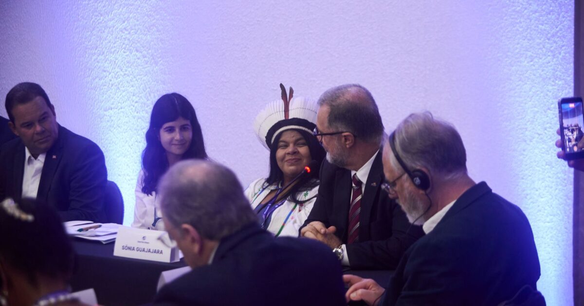 Sônia Guajajara fala sobre desafios das políticas climáticas no Fórum Internacional Global Policy Dialogue