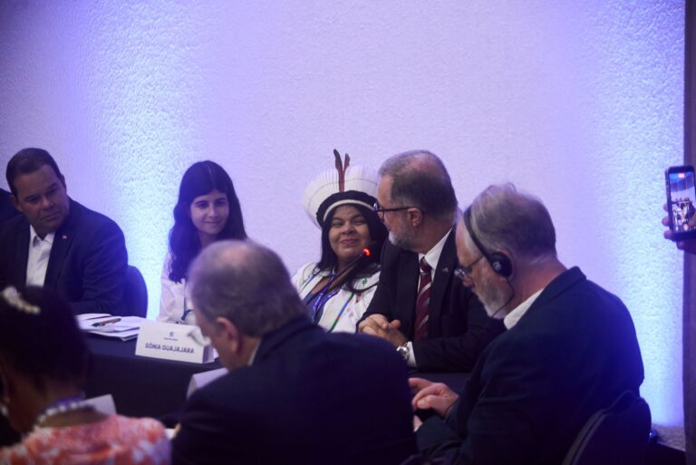 Sônia Guajajara fala sobre desafios das políticas climáticas no Fórum Internacional Global Policy Dialogue