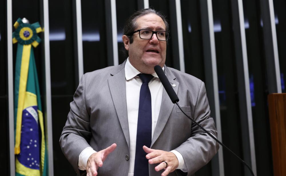 Tarcísio Motta critica projeto das terras raras: “O Brasil não pode virar fornecedor barato de matéria-prima”