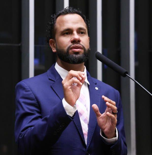 Deputado Pastor Henrique Vieira solicita criação de Comissão Externa sobre crise do Banco Master