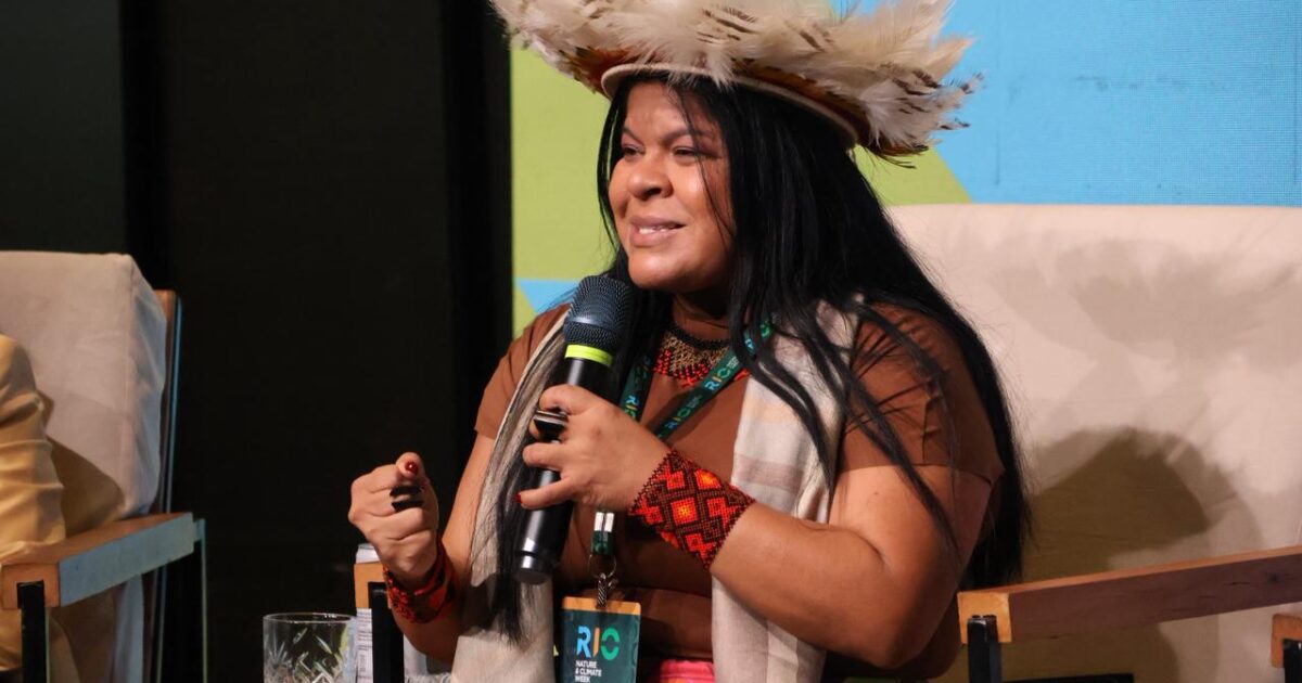 Sônia Guajajara debate sobre degradação ambiental na Semana do Clima do Rio
