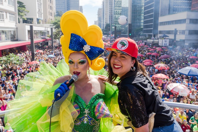 Emenda de Sâmia financia pesquisa que vai criar fundo de memória da Parada LGBT+ de SP