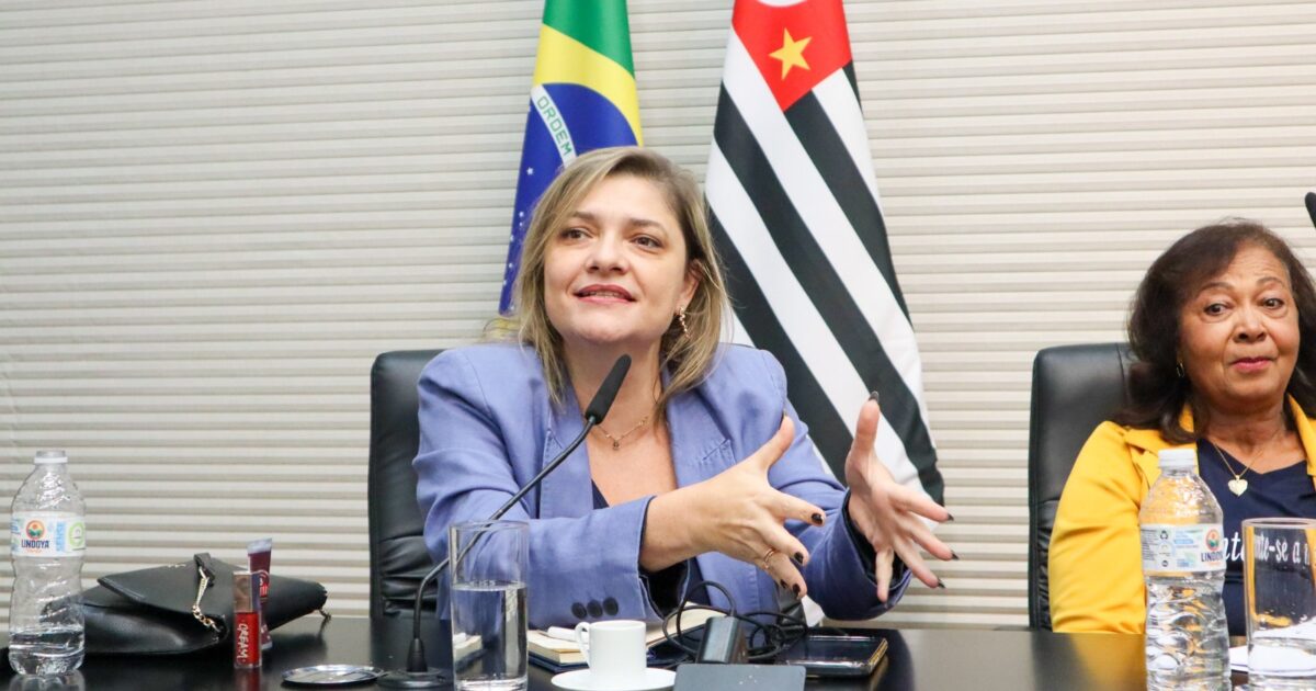 Deputada Professora Luciene cobra fiscalização para proteger baleias em Ilhabela