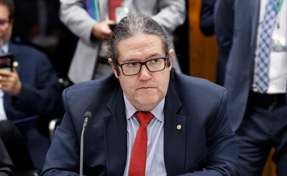 Tarcísio Motta apresenta projetos para ampliar transparência e combater favorecimentos indevidos no poder público