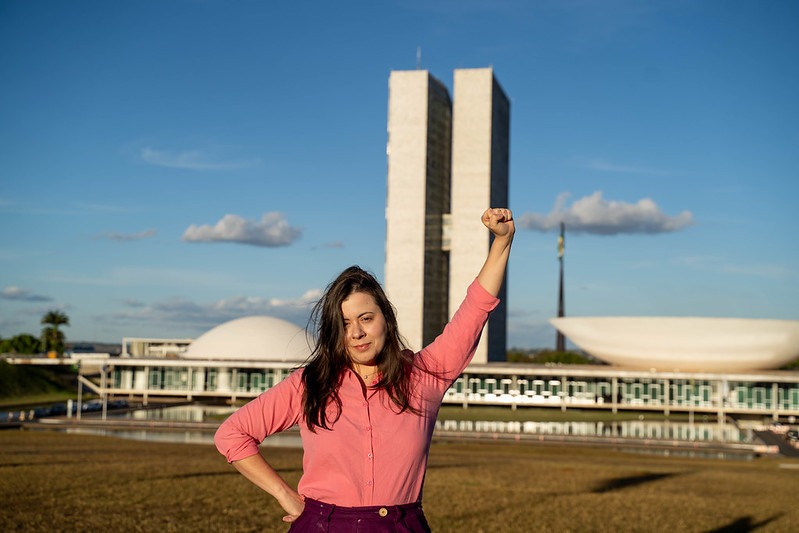 Datafolha: Sâmia Bomfim está entre os seis nomes mais lembrados da Câmara dos Deputados