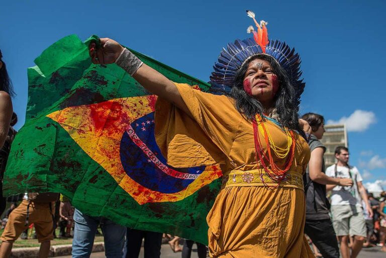 Sônia Guajajara propõe audiência pública para debater criação da Comissão Nacional Indígena da Verdade