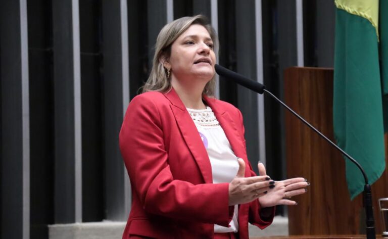 Luciene Cavalcante aciona Ministério Público e cobra medidas após ataque contra professora em São José dos Campos